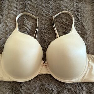 Victoria's Secret Body by Victoria 38C Perfect Shape Smooth Push-Up Bra